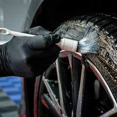 Shiny Garage Pure Black Tire Cleaner - środek do dogłębnego czyszczenia opon, gumy 5L 